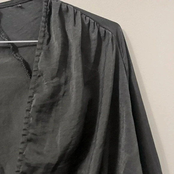 Fashion Nova tie front top - Picture 3 of 6